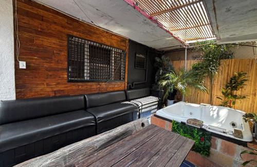 Centro Apartment | Trendy AP with Digital workspace ownmodem Ethernet