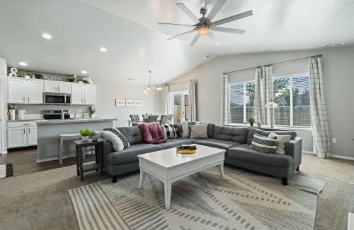 Nampa House | Spacious Cool Springs! Central Nampa 3 Bed