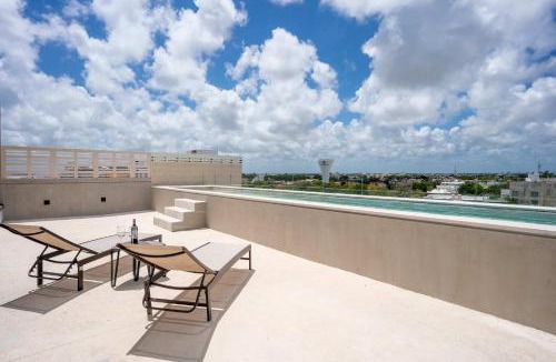 Downtown Cancun Apartment | Versatile Studio Cowork Fast WiFi and Prime Location