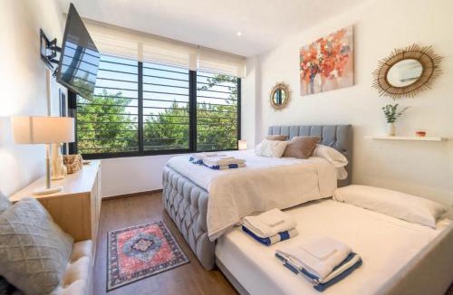 Zazil-ha Apartment | Spacious Condo 200m from Beach & 5th Ave