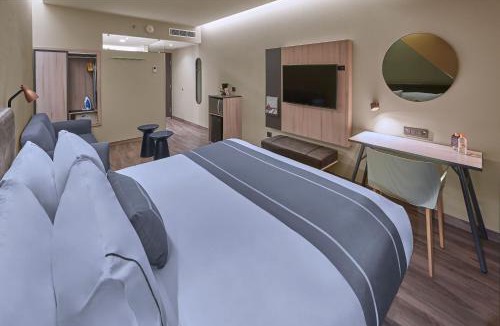 Tijuana Hotel | City Express Plus by Marriott Tijuana