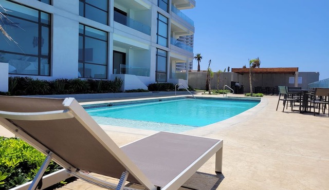 Seafront Luxury Condo Pool Jacuzzi in Playas de Rosarito