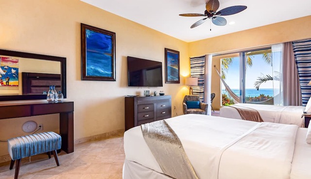 Beachfront Dream Retreat With Pool, Tennis & gym Access - Washer/dryer, AC in Puerto Vallarta
