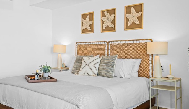 Stylish Beachfront 2BR - Balcony & Pools in Puerto Vallarta