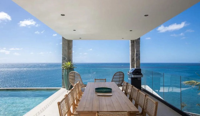 Mansion with everything included Yacht, chef, cleaning, transportation and more
