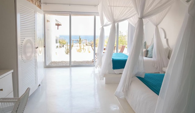 Casa Tara Retreat in El Sargento