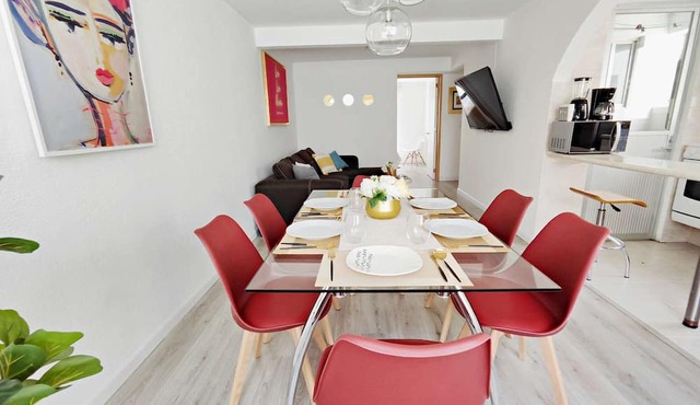 Beautiful Apt steps to Condesa. 4Beds +Parking in Ciudad de México