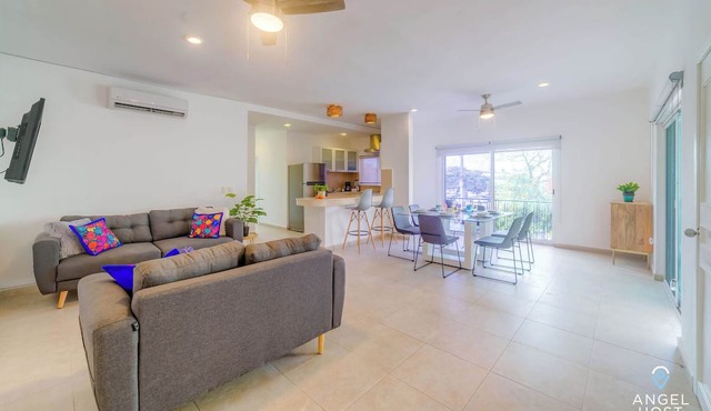 Walk to 5th Ave & Beach · Pools, Balcony & Parking in Playa del Carmen