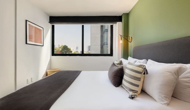 Bright modern top floor Av Amsterdam in Ciudad de México