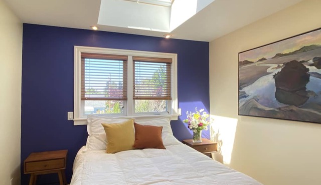 Charming, light-filled SE Eugene 2-story house in Eugene