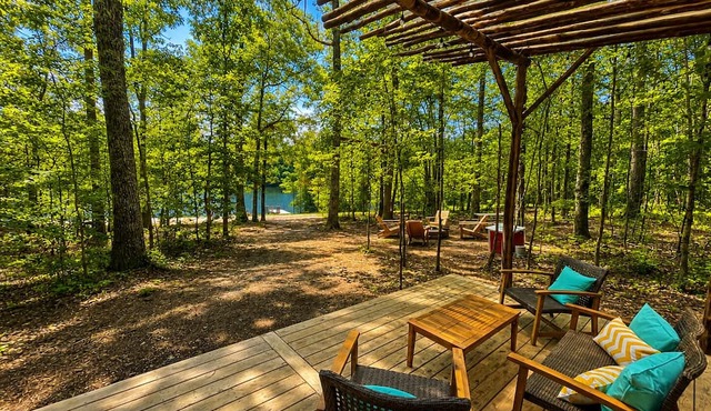 Lakefront Airstream - Farm Animals - Fish, Swim, Boat, Hike/Bike 5+Miles Trails in Louisa