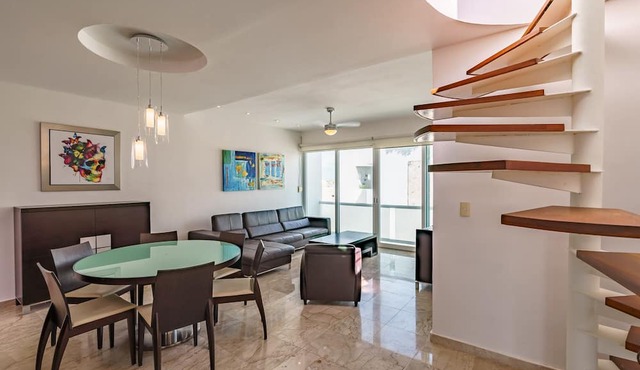 Duplex w/Rooftop Plunge Pool – Walk to Beach in Playa del Carmen