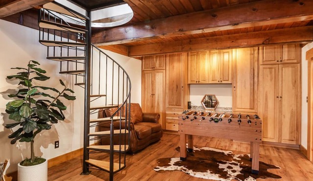"A" Frame of Mind - 4 bed/3 bath, Close to Resort/Hiking, Hot Tub, Sauna, Views, Outdoor Fire Pit in Sundance