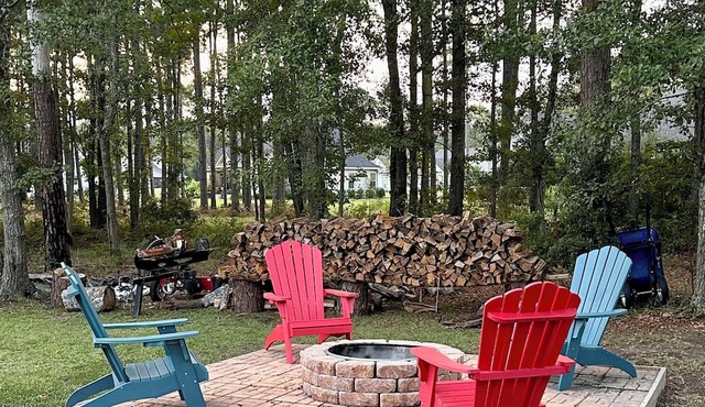 Comfy and cozy RV retreat like having your own campground space in Richmond Hill