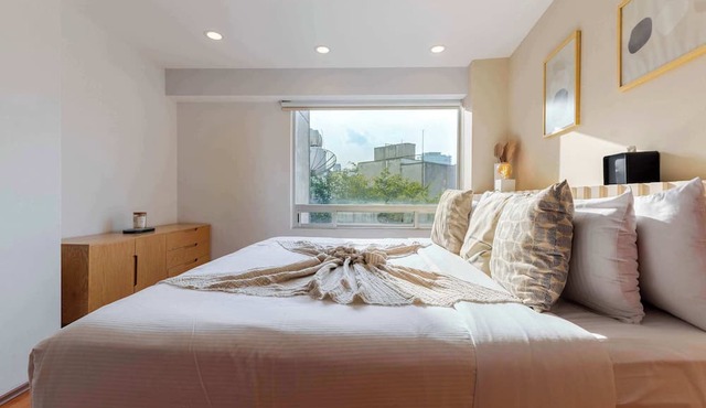 Capitalia | Urban Nature Stay w/Balcony + Gym in Ciudad de México