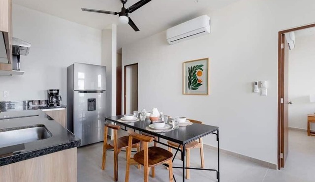 Lagoon-View Apt - Cancun - Pool & Gym - Sleeps 4 in CancÃºn
