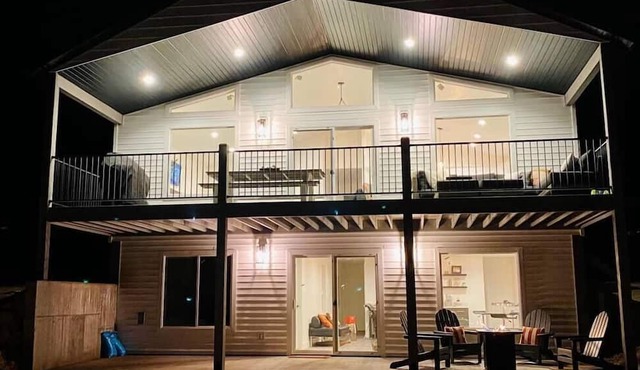 Beautiful Home Near Bear Lake Golf Course! Hot Tub & Pool Table! Ideal Beach Resort Access Included! in Garden City