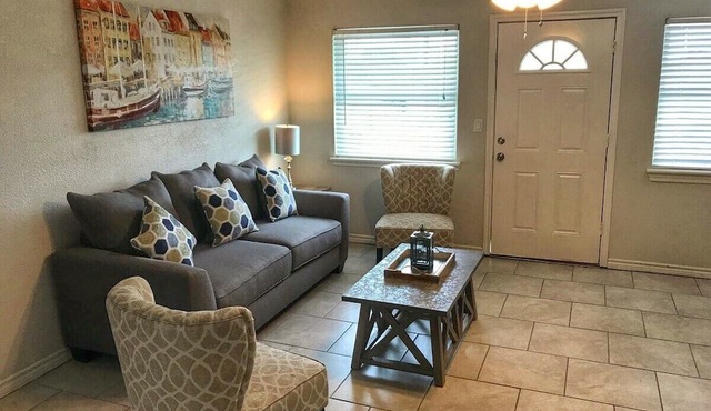 Beautiful Apartment @ The Botanical Gardens #9 in San Antonio