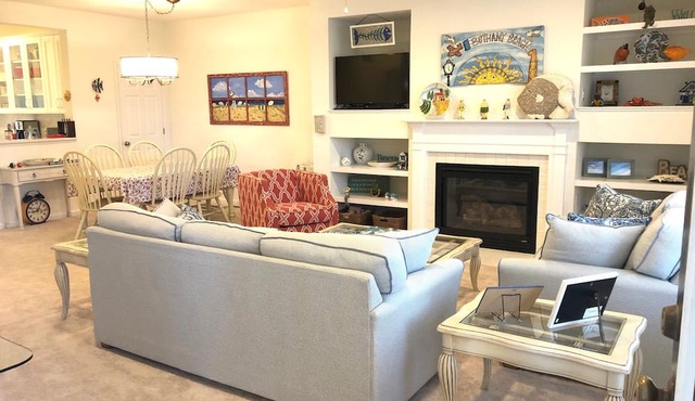 Large 2-bedroom, 2 bath villa, sleeps 6, w/grill on the golf course-Bear Trap in Ocean View