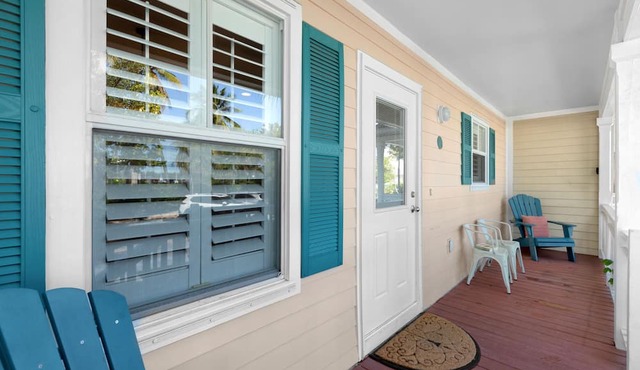 CASA DE VINO ~ Amazing Price for Charming Townhouse with Pool & Tiki! in Key West