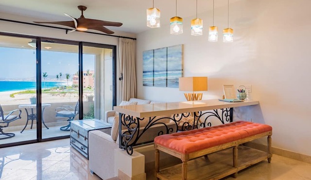 Aqua Blue Serenity~Chic romantic quiet luxury, boutique seaside sanctuary resort in San Jose del Cabo