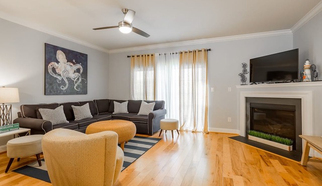 Dog Friendly Rehoboth Beach Townhouse Pool Parking in Rehoboth Beach
