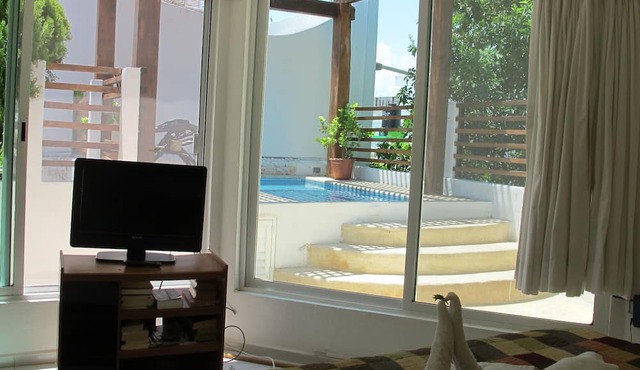 Charming Penthouse, FREE INTERNET, CABLE and SAFE DEPOSIT BOX in Playa del Carmen