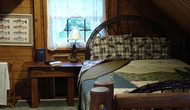 Sweet Huckleberry Cottage on Old Hatchery Lake in Union
