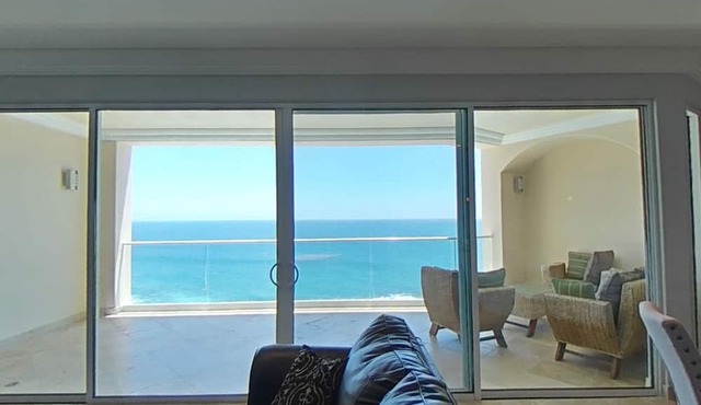 Fantastic view! Romantic setting in Rosarito Beach