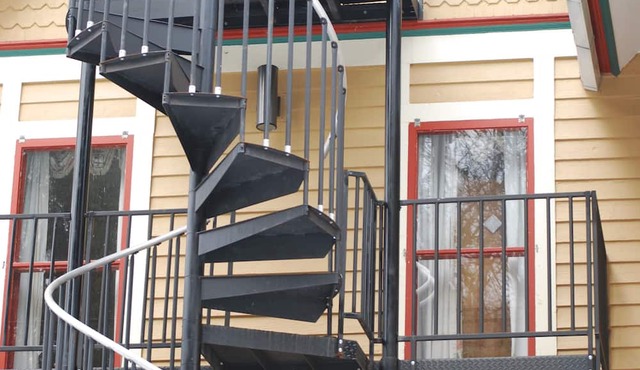 Catskills Victorian With Fireplace & Mountain Views for skiing, fishing & hiking in Fleischmanns