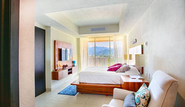 Ocean Views, Private Hot Tub & Resort Amenities in Puerto Vallarta