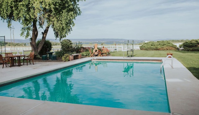The Ranch - Luxurious Country Home in the Heart of Sunnyslope Wine Trail in Caldwell