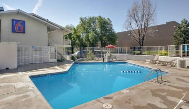 2 Full Beds|NS| Micfridge in Lakewood