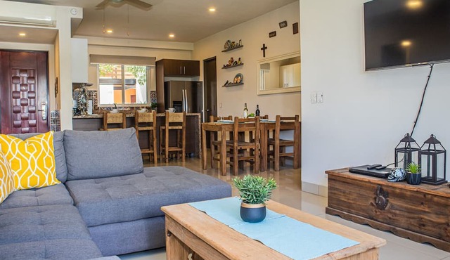 3B/2Ba Spacious! Ground Floor! Azulejos sleeps 6 in Las Jarretaderas