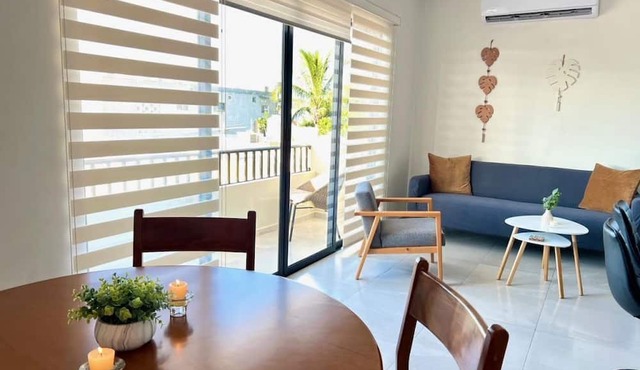 Las Hadas: City Condo with Pool in Mazatlán