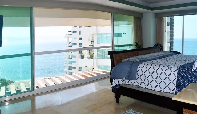 Unwind in style-Your Luxury Vacation Penthouse in Puerto Vallarta,MX! in Marina Vallarta