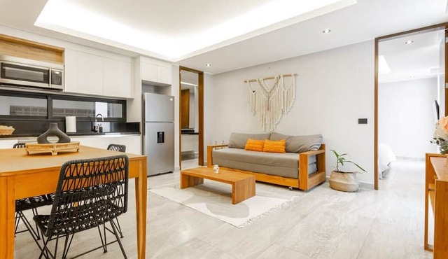 Luxury 1BD Condo 3 blk from 5th Ave W/PoolandParking in Playa del Carmen