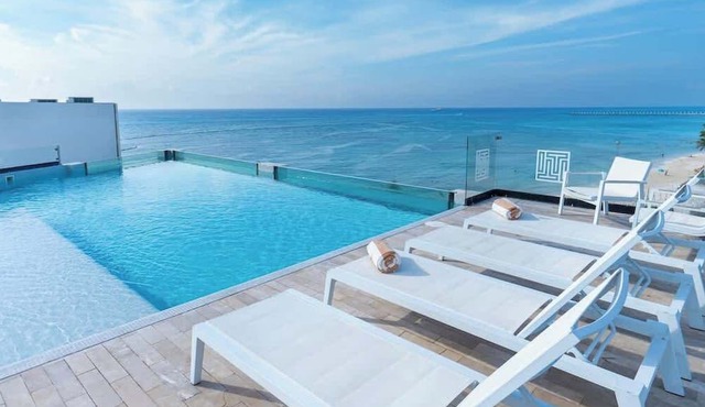 Near Beach & 5th Ave | Rooftop Pool w/Ocean Views