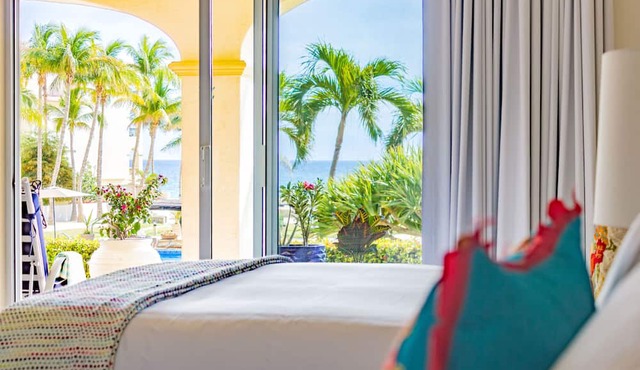 Beachfront Las Mañanitas - 3102 - RENOVATED 2 Bd/2 Ba with Beach/Ocean Views! in San José del Cabo