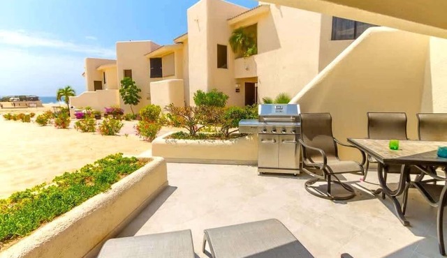 Beachfront Patio on Sand, Pool & Ocean Views in Cabo San Lucas