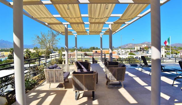 Intimate & Bright Studio w/Rooftop Pool in the Art District San Jose Del Cabo in San José del Cabo