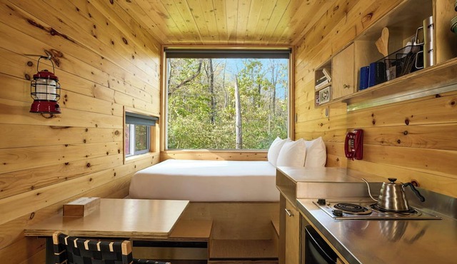 Postcard Cabins Mount Adams, Outdoor Collection by Marriott Bonvoy in Glenwood