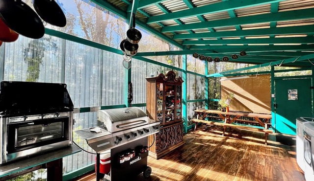 Pele’s Breath Bungalow + Volcano Alerts in Mountain View