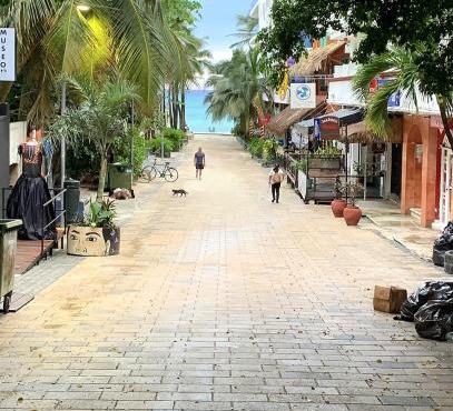 Playacar Luxury 2-Bedroom Retreat - Multiple Pools in Playa del Carmen