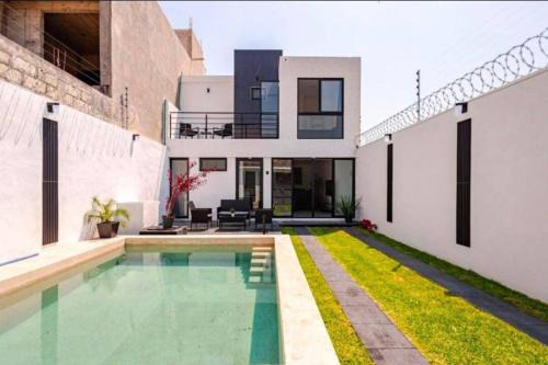 Casa en Tlayacapan con Alberca y Jardin in Tlayacapan