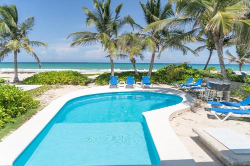 Villa Ixchel-Stunning views, right on the beach! in Puerto Morelos