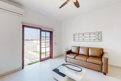Dog-Friendly Suite with Hot Tub, Kitchenette, Heated Outdoor Pool, Private Patio in Rosarito