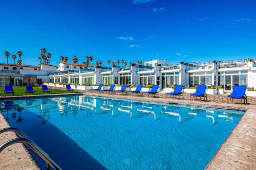 Airy, Beach-View Dog-Friendly Villa with Patio, Outdoor Pool, Streaming, AC in Rosarito