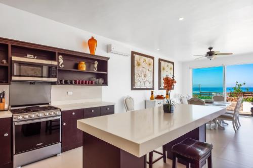 Airy, Beach-View Dog-Friendly Villa with Patio, Outdoor Pool, Streaming, AC in Rosarito