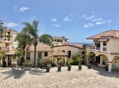 Rosarito Puerto Nuevo Surf 1BR casita and pool in Tijuana